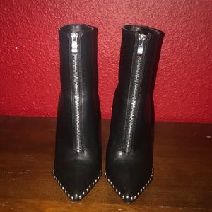 Meet your Posher, Gloria